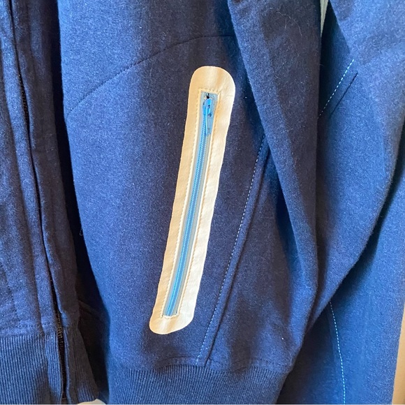NWT PRIVATE MEMBER Blue Zip Front Hoodie Sweater with Graphic Print SZ M - Picture 7 of 8
